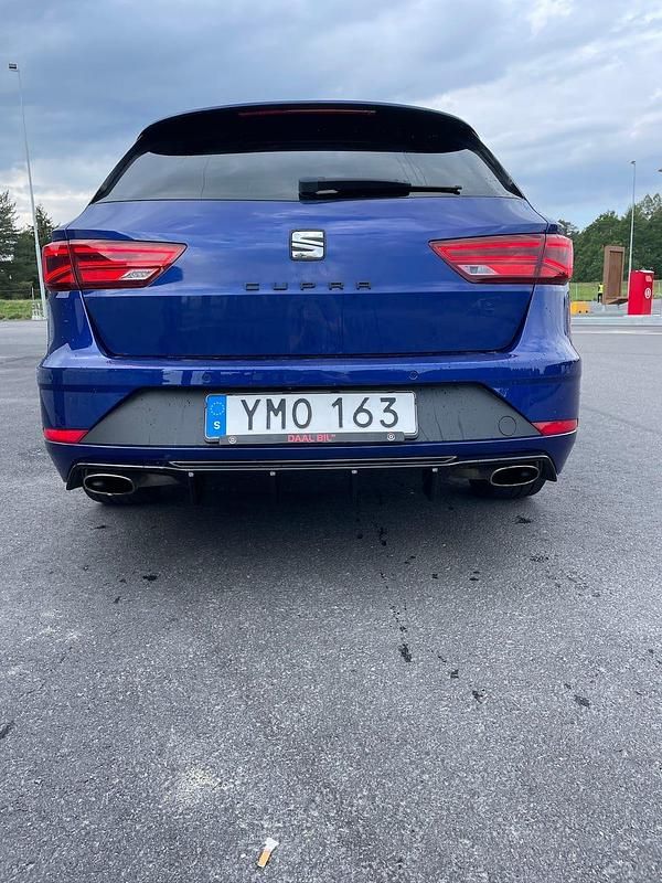Begagnad Seat Leon CUPRA 300 HK (220 kW) 2018