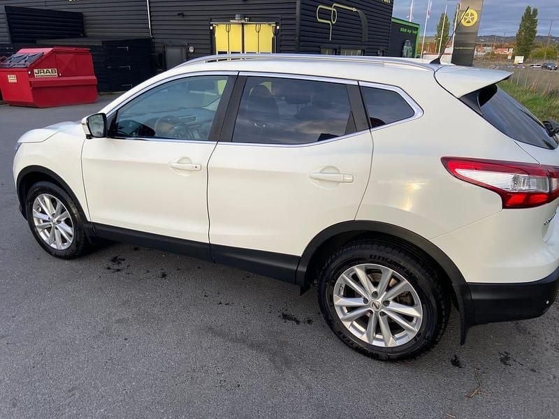 Begagnad 2015 Nissan Qashqai SUV | 99 000 kr (Marknadspris) - Bild 1/4