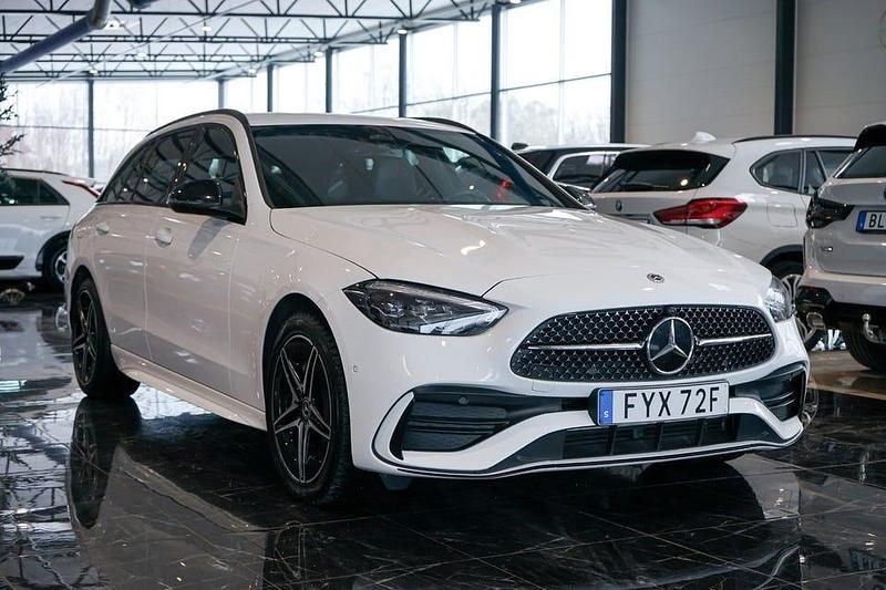 Begagnad Mercedes C300 AMG line 313 HK (230 kW) 2023 Vit
