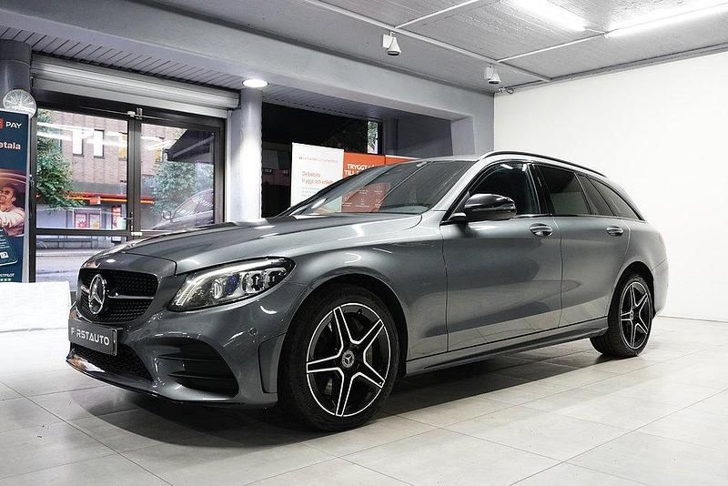 Begagnad Mercedes C300e AMG line 306 HK (225 kW) 2020 Grå Kombi