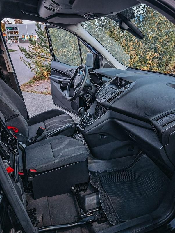 Begagnad Ford Transit Connect 100 HK (73 kW) 2016 Minibuss