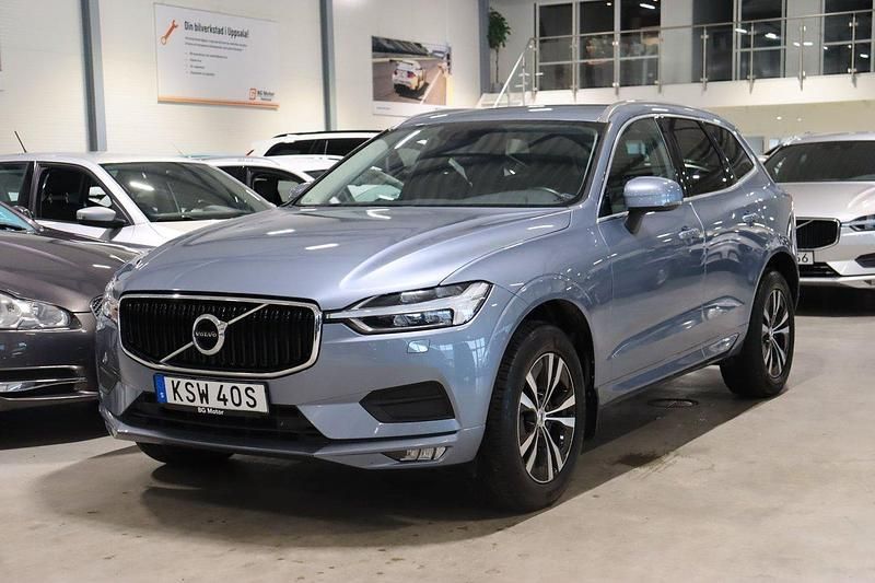 Ljusblå Begagnad 2019 Volvo XC60 Momentum SUV | 349 800 kr (Marknadspris) - Bild 1/4