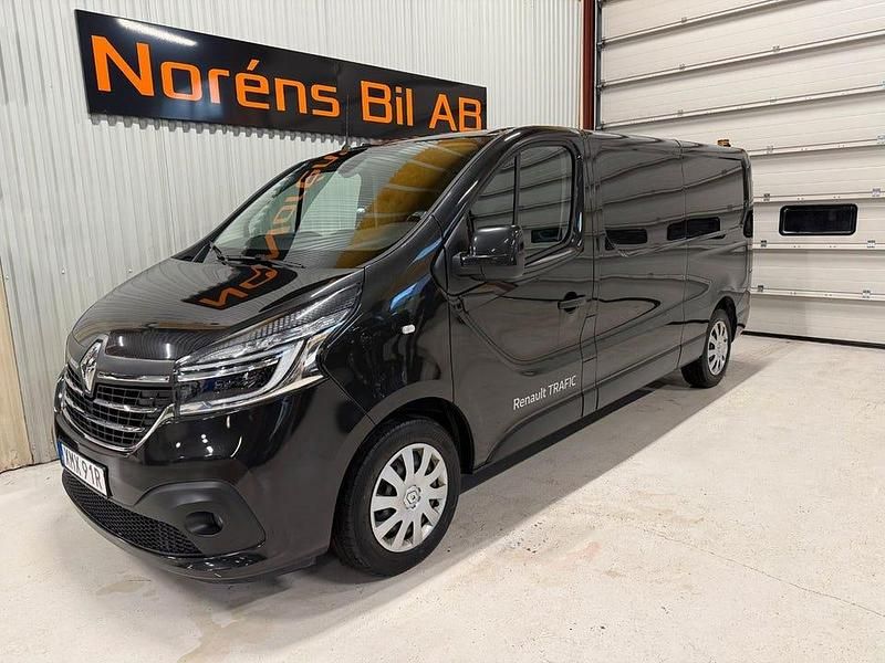Svart Begagnad 2021 Renault Trafic Minibuss | 249 000 kr (Lite dyr) - Bild 1/4