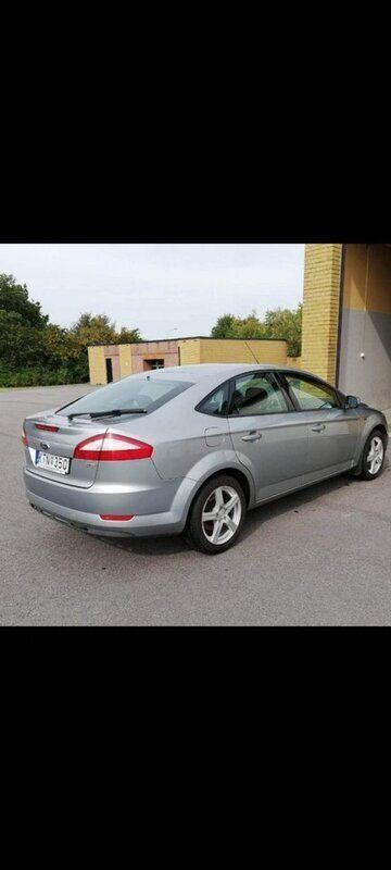 Grå Begagnad 2010 Ford Mondeo Titanium Halvkombi | 45 000 kr (Marknadspris) - Bild 1/4