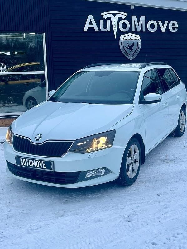 Begagnad Skoda Fabia Style 95 HK (69 kW) 2017 Vit Kombi