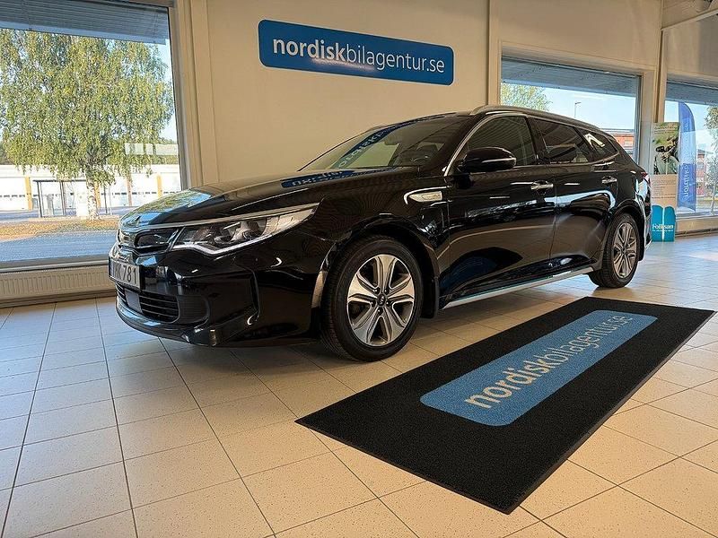 Svart Begagnad 2017 Kia Optima Hybrid 2 Sedan | 189 900 kr (Marknadspris) - Bild 1/4