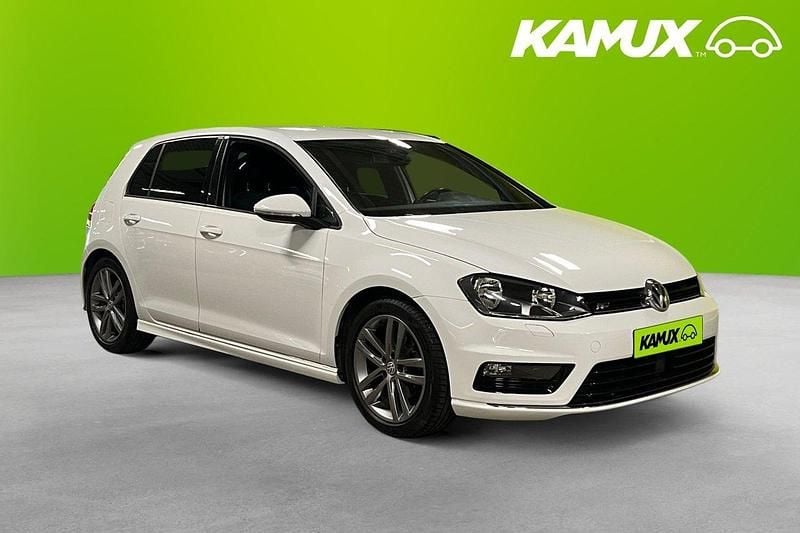 Vit Begagnad 2016 VW Golf VII R-line Halvkombi | 168 700 kr (Marknadspris) - Bild 1/4