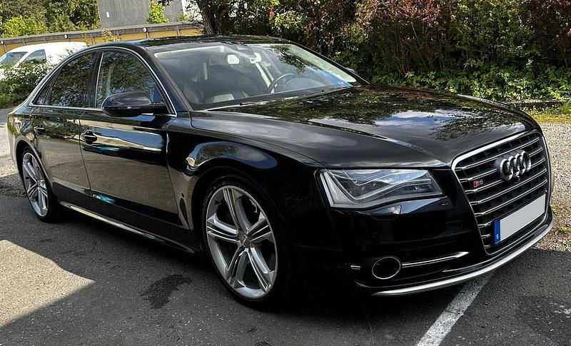 Begagnad 2013 Audi S8 Sport Sedan | 269 000 kr - Bild 1/4