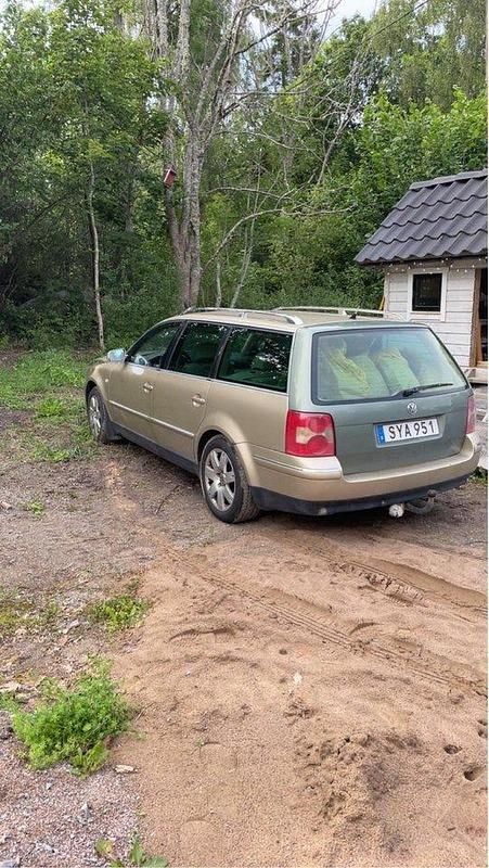 Begagnad 2002 VW Passat Trendline Kombi | 22 000 kr (Dyr) - Bild 1/4