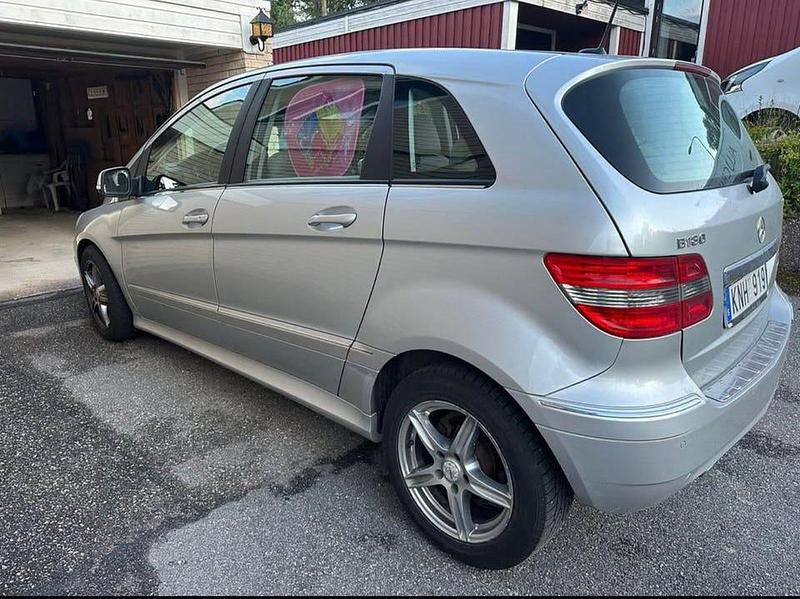 Begagnad Mercedes B180 116 HK (85 kW) 2010 Minibuss