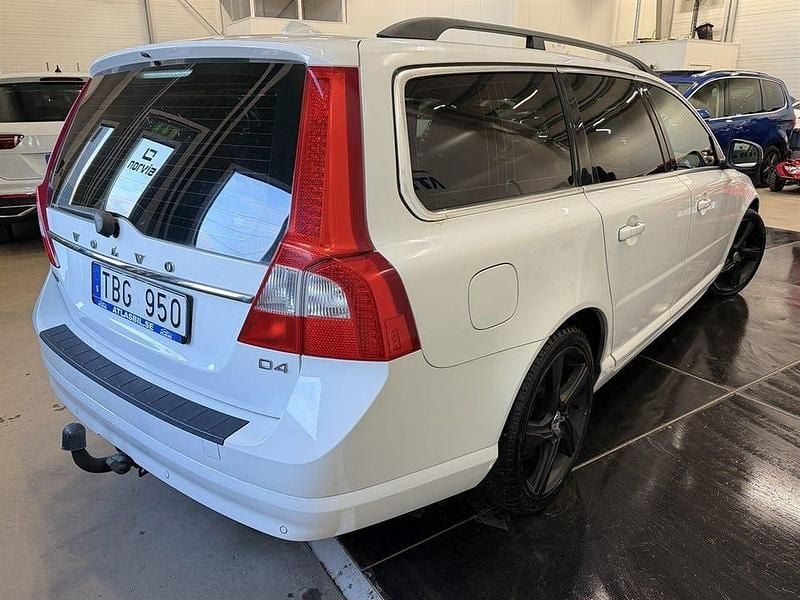 Begagnad Volvo V70 Momentum 163 HK (119 kW) 2012 Vit Kombi