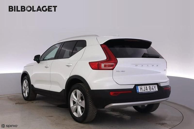 Begagnad Volvo XC40 Core 197 HK (144 kW) 2023 Vit SUV