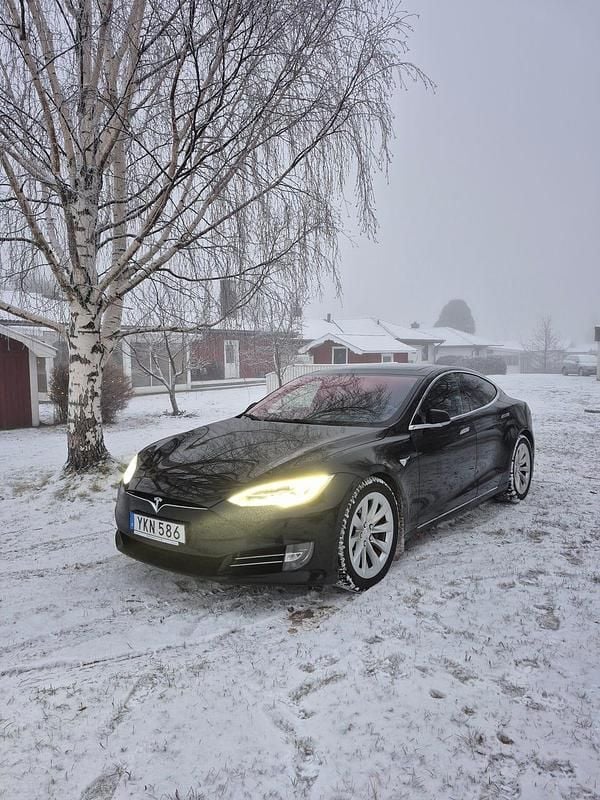 Begagnad 2017 Tesla Model S Halvkombi | 205 000 kr (Bra pris) - Bild 1/3