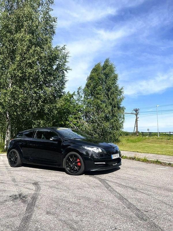 Svart Begagnad 2012 Renault Mégane Coupé R.S. Sportkupé | 155 000 kr - Bild 1/4