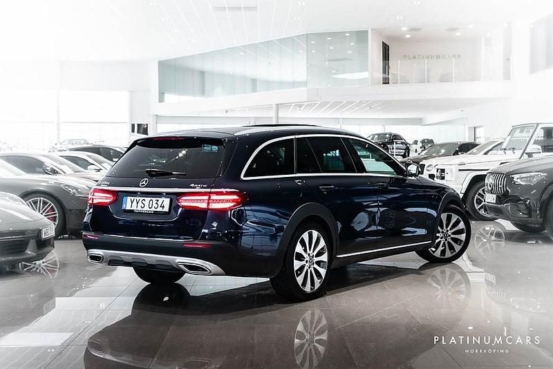 Begagnad Mercedes E220 All-Terrain Avantgarde 194 HK (142 kW) 2017 Mörkblå Kombi