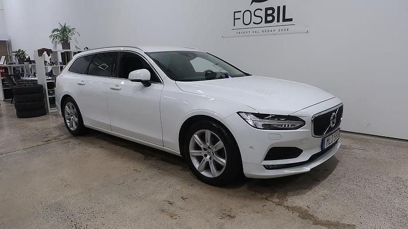 Vit Begagnad 2017 Volvo V90 Momentum Kombi | 179 900 kr (Marknadspris) - Bild 1/3