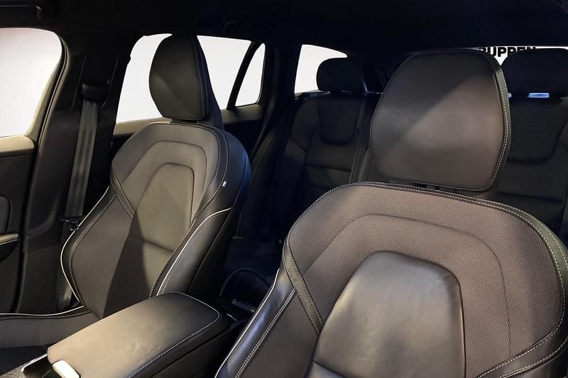 Begagnad Volvo V60 Plus 355 HK (261 kW) 2023 Svart Kombi