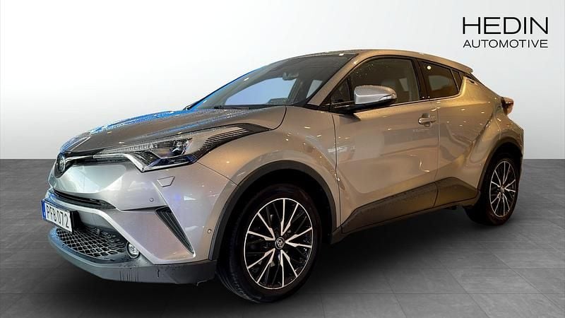 Mörkgrå (grey) Begagnad 2017 Toyota C-HR Multidrive S SUV | 210 000 kr (Marknadspris) - Bild 1/4