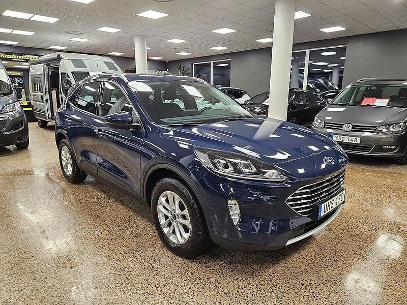 Blå Begagnad 2022 Ford Kuga Titanium SUV | 229 900 kr (Superpris) - Bild 1/4