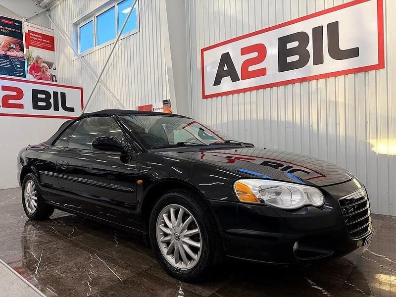 Begagnad Chrysler Sebring Cabriolet 203 HK (149 kW) 2004 Svart Cab