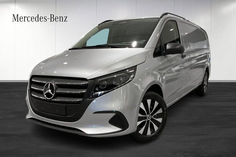 Silver Begagnad 2024 Mercedes Vito Minibuss | 681 125 kr (Marknadspris) - Bild 1/4