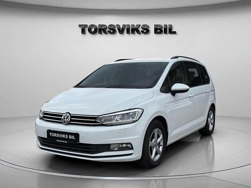 Vit Begagnad 2017 VW Touran S Minibuss | 149 900 kr (Marknadspris) - Bild 1/4