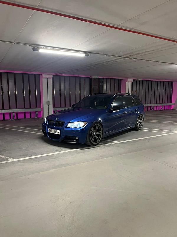 Begagnad 2007 BMW 320 Kombi | 45 000 kr (Dyr) - Bild 1/4