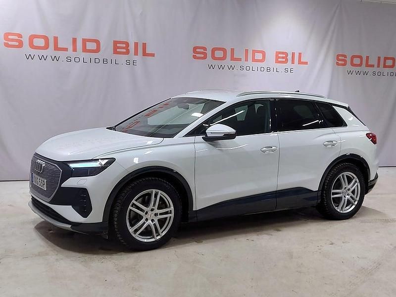 Begagnad Audi Q4 e-tron Comfort 210 kW (286 HK) 2023 Vit SUV