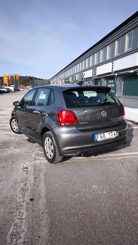 Begagnad VW Polo R-line 90 HK (66 kW) 2014 Grå metallic