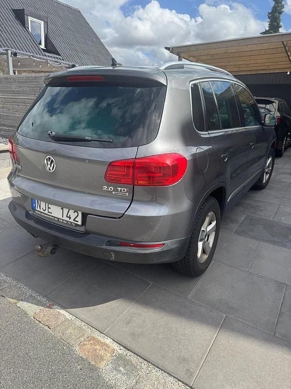 Grå Begagnad 2014 VW Tiguan Sportline SUV | 118 000 kr (Bra pris) - Bild 1/4