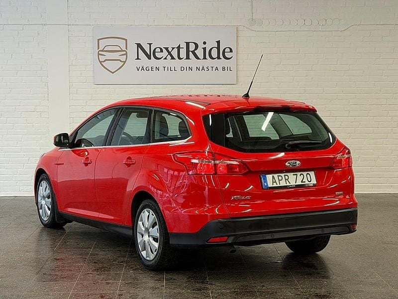 Begagnad Ford Focus Titanium 101 HK (74 kW) 2015 Röd Kombi