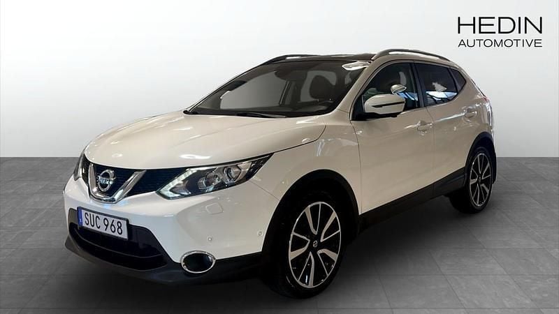 Svart Begagnad 2015 Nissan Qashqai Tekna SUV | 129 000 kr (Marknadspris) - Bild 1/4