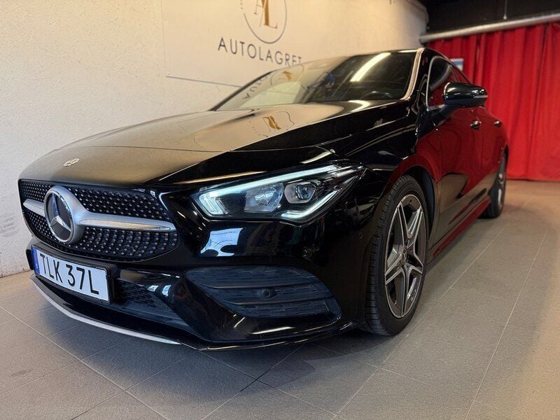 Svart Begagnad 2019 Mercedes CLA220 AMG Sedan | 299 900 kr (Marknadspris) - Bild 1/4