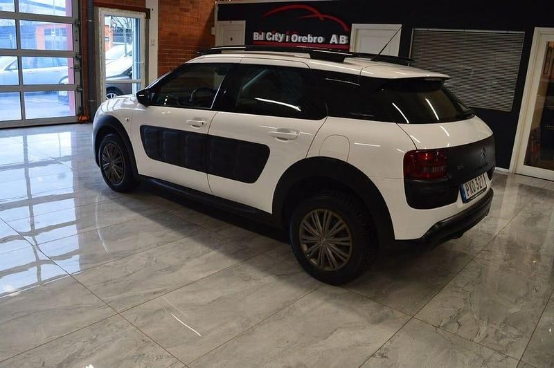 Begagnad Citroën C4 Cactus PureTech 82 HK (60 kW) 2016 Vit Halvkombi