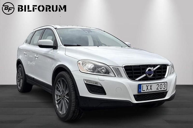 Begagnad Volvo XC60 Summum 163 HK (119 kW) 2011 Vit SUV
