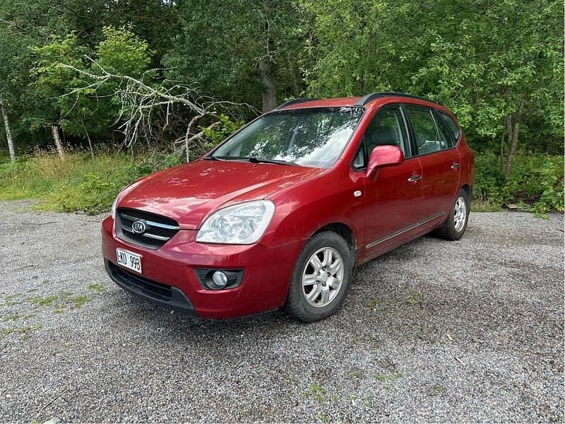 Röd Begagnad 2008 Kia Carens Minibuss | 9 000 kr - Bild 1/4