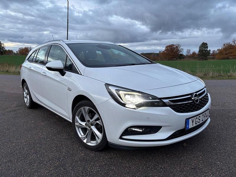 Vit Begagnad 2017 Opel Astra Kombi | 80 000 kr (Superpris) - Bild 1/4