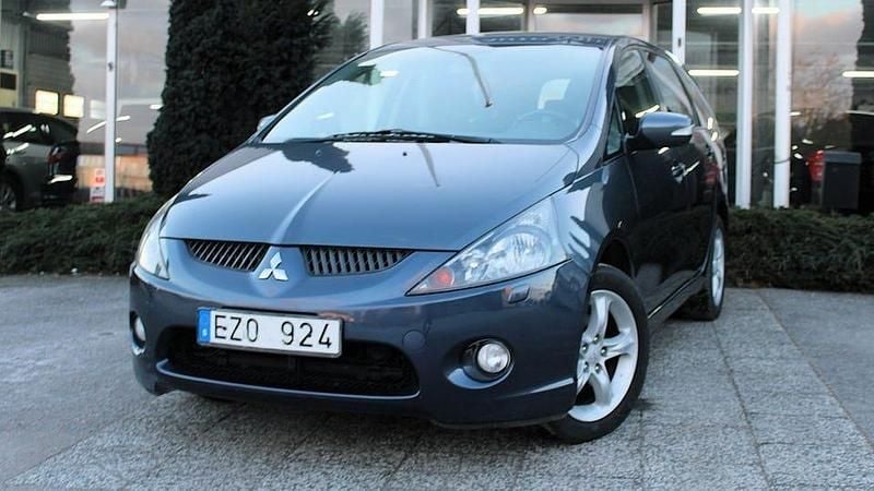 Grå Begagnad 2007 Mitsubishi Grandis Minibuss | 39 900 kr (Bra pris) - Bild 1/4