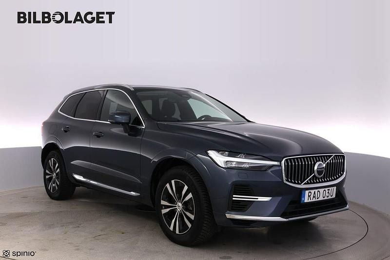 Mörkblå Begagnad 2022 Volvo XC60 Core SUV | 469 500 kr (Bra pris) - Bild 1/4