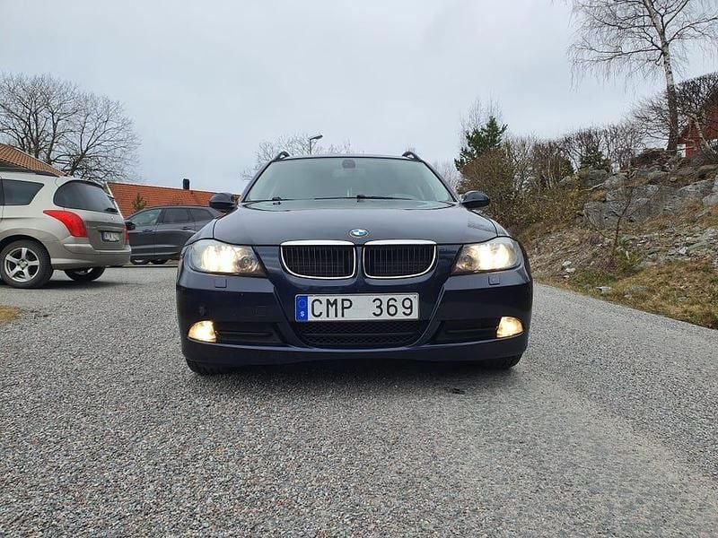 Begagnad 2008 BMW 320 Kombi | 50 000 kr (Marknadspris) - Bild 1/4