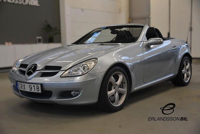 Silver Begagnad 2005 Mercedes SLK350 Cab | 124 900 kr (Marknadspris) - Bild 1/4