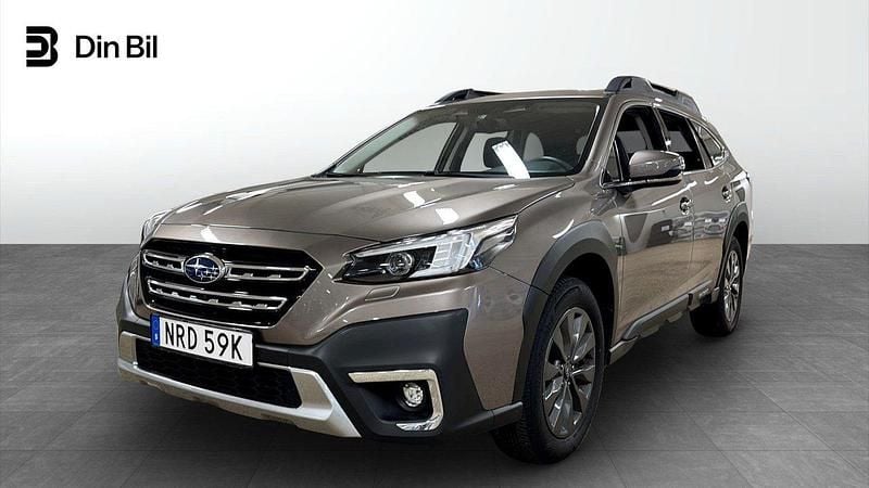 Ljusbrun Begagnad 2023 Subaru Outback SUV | 359 900 kr (Marknadspris) - Bild 1/4