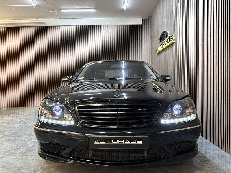 Begagnad Mercedes S55 AMG AMG 700 HK (514 kW) 2003 Svart Sedan
