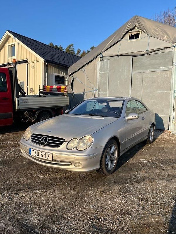 Begagnad 2003 Mercedes CLK240 Sportkupé | 33 500 kr (Marknadspris) - Bild 1/4