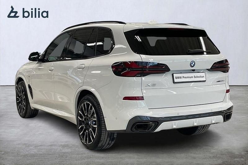 Begagnad BMW X5 M Sport 490 HK (360 kW) 2025 Alpinvit SUV