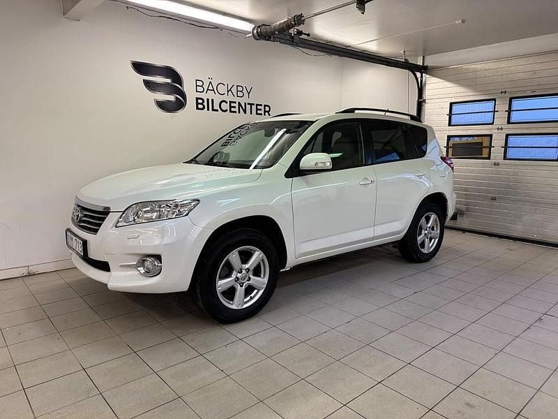 Begagnad Toyota RAV4 Multidrive S 158 HK (116 kW) 2011 Vit SUV