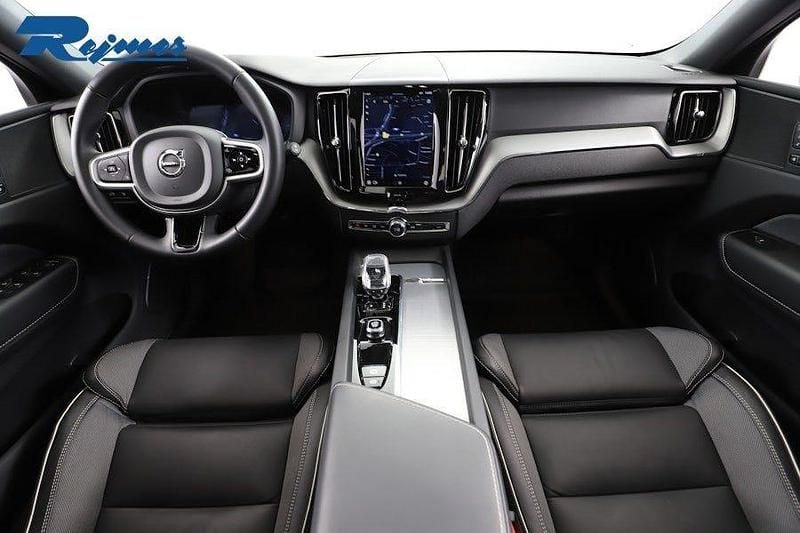 Begagnad Volvo XC60 Plus 253 HK (186 kW) 2025 Platinum grey metallic SUV