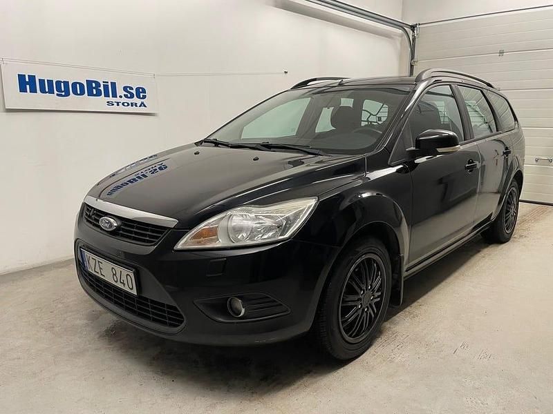 Svart Begagnad 2010 Ford Focus Titanium Kombi | 49 500 kr (Marknadspris) - Bild 1/4