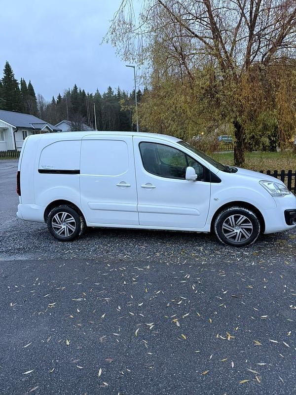 Begagnad 2017 Citroën Berlingo Van | 69 900 kr (Superpris) - Bild 1/4