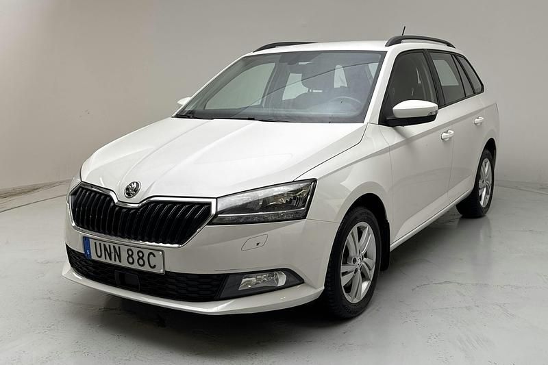 Vit Begagnad 2021 Skoda Fabia Style | 184 000 kr - Bild 1/4